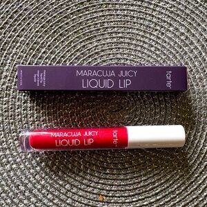 Tarte Maracuja Juicy Liquid Lip in cranberry. NWT❣️